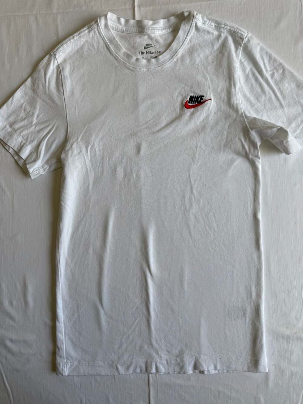 Nike The Nike Tee Size XS White Short Sleeve Embroidered Logo T-Shirt